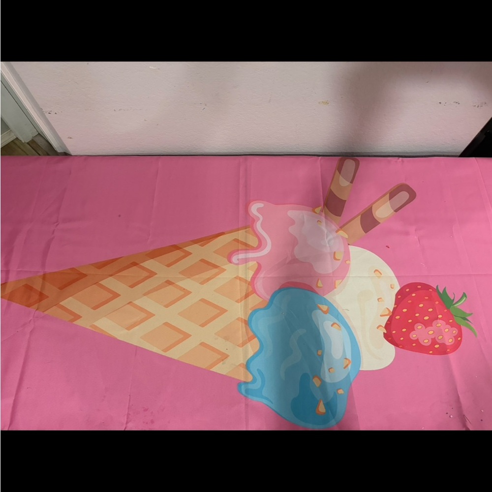 Ice cream truck with ice cream cones and sprinkles table cloth rectangle - Picture 4 of 7